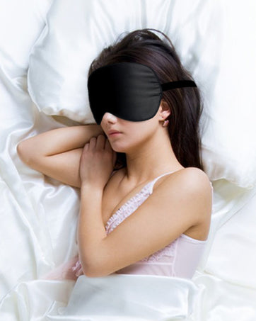 家族旅行の疲れが激減！睡眠不足に悩む主婦が「もっと早く買えばよかった」と思ったシルクアイマスク